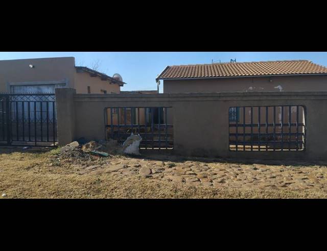 2 BEDROOM HOUSE FOR SALE IN VILLA LIZA